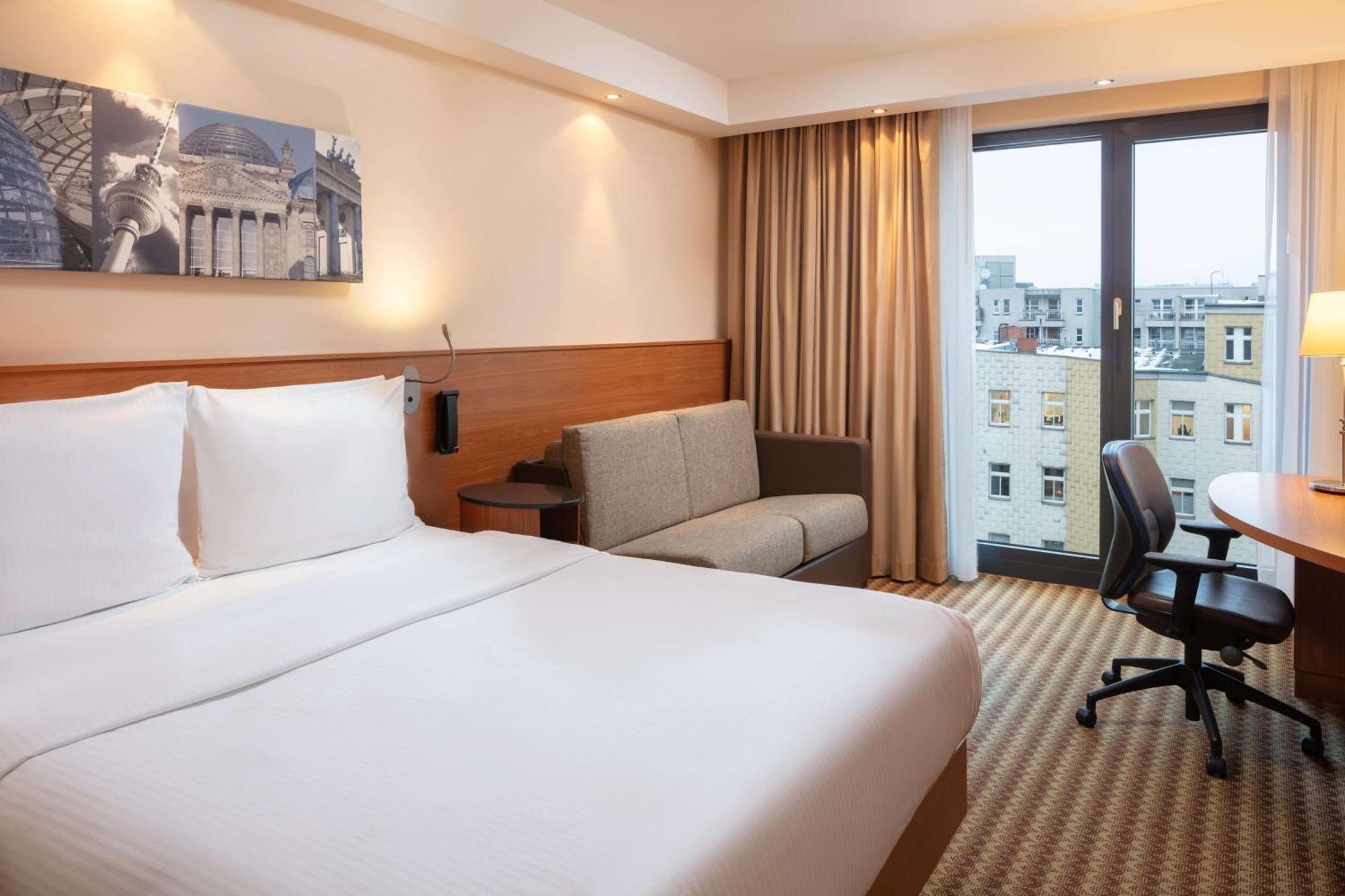 Standard Double Room with Comfort Sofa Bed and Courtyard View,1525253695:JPEG